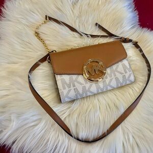 ‼️S O L D ‼️ Michael Kors Cross Body Handbag